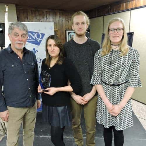 Photo # 1 Prix Coup de cœur : Journal Le Sentier M. Michel Bois, président du conseil d’administration du journal Le Sentier, Mme Monique Pariseau, journaliste et M. Réjean Arsenault, président du Mouvement Québec français des Laurentides.